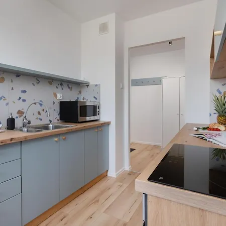 Retro Style With Balcony Near The Forest By Renters *