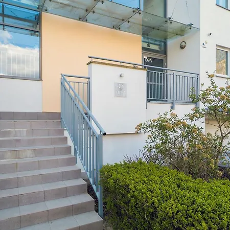 公寓 Retro Style With Balcony Near The Forest By Renters 格丁尼亚