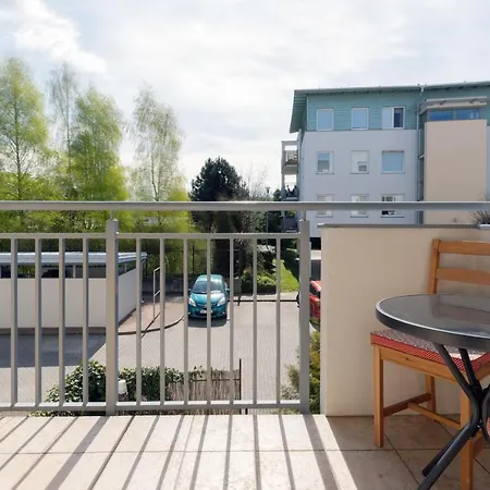 Retro Style With Balcony Near The Forest By Renters 格丁尼亚